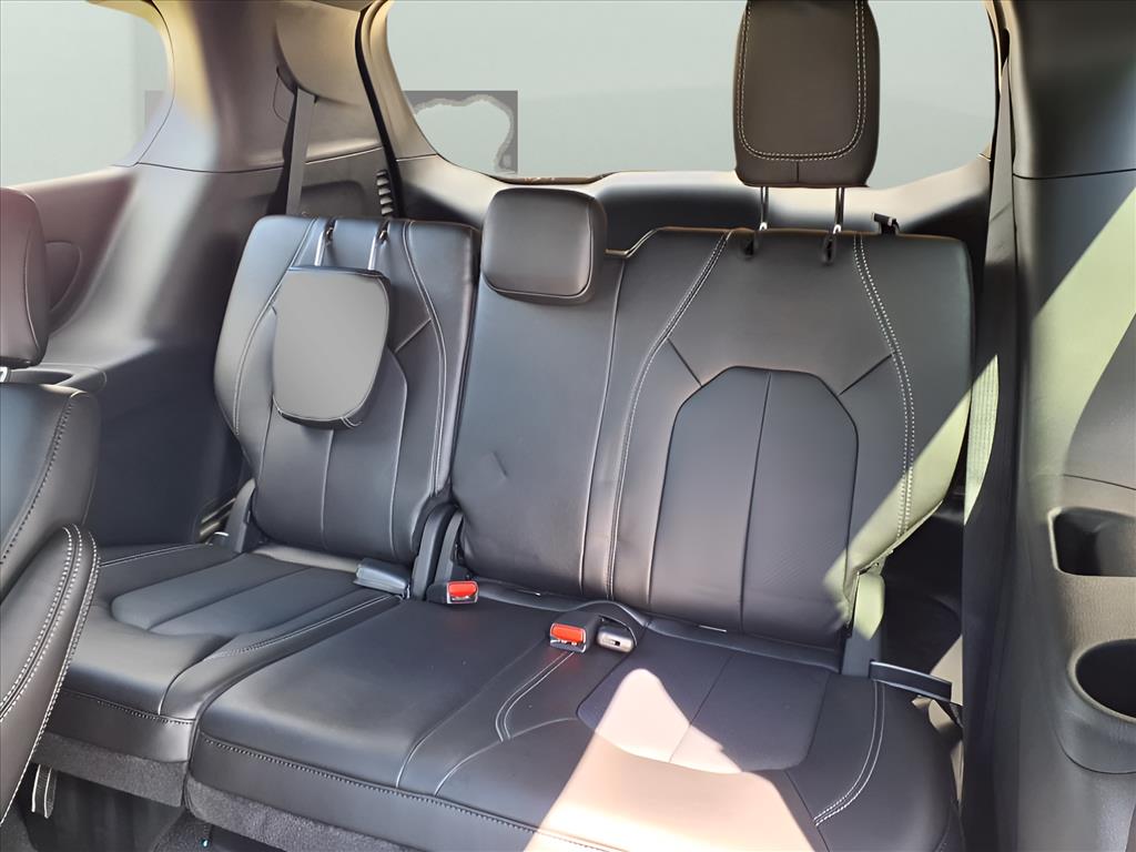 2026 Chrysler Pacifica Select - Photo 20