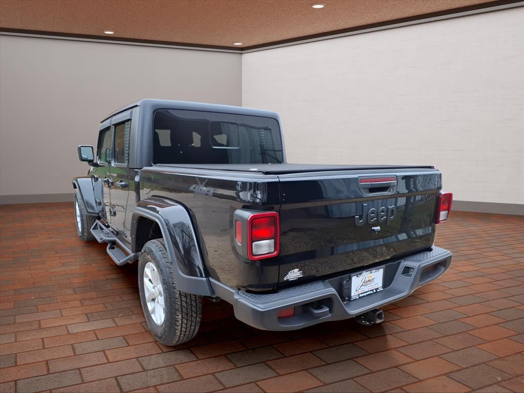 Used 2023 Jeep Gladiator Sport Truck Crew Cab