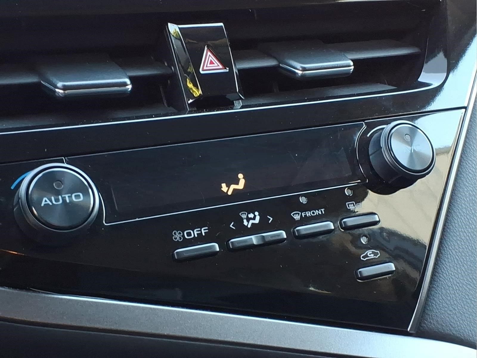 2024 Toyota Camry SE - Photo 12