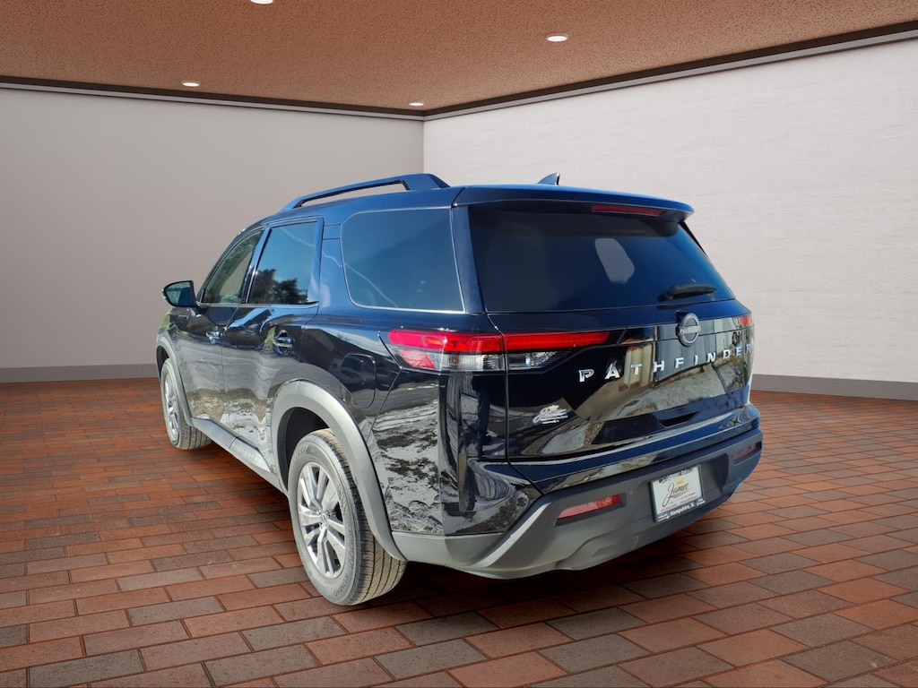 Used 2025 Nissan Pathfinder SV SUV