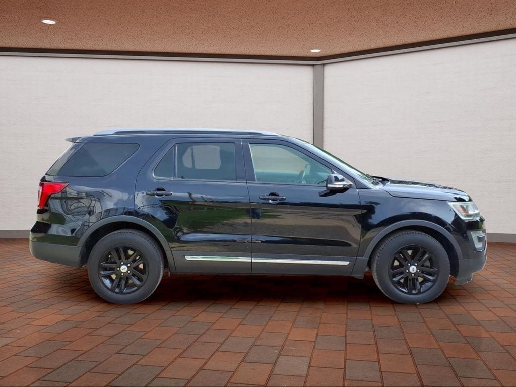 Used 2017 Ford Explorer XLT SUV