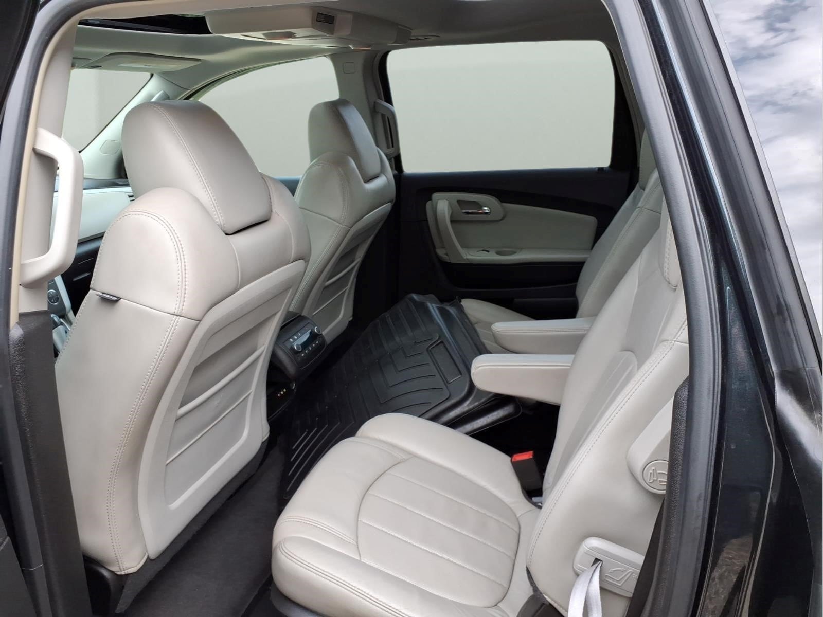 2009 Chevrolet Traverse LTZ - Photo 30
