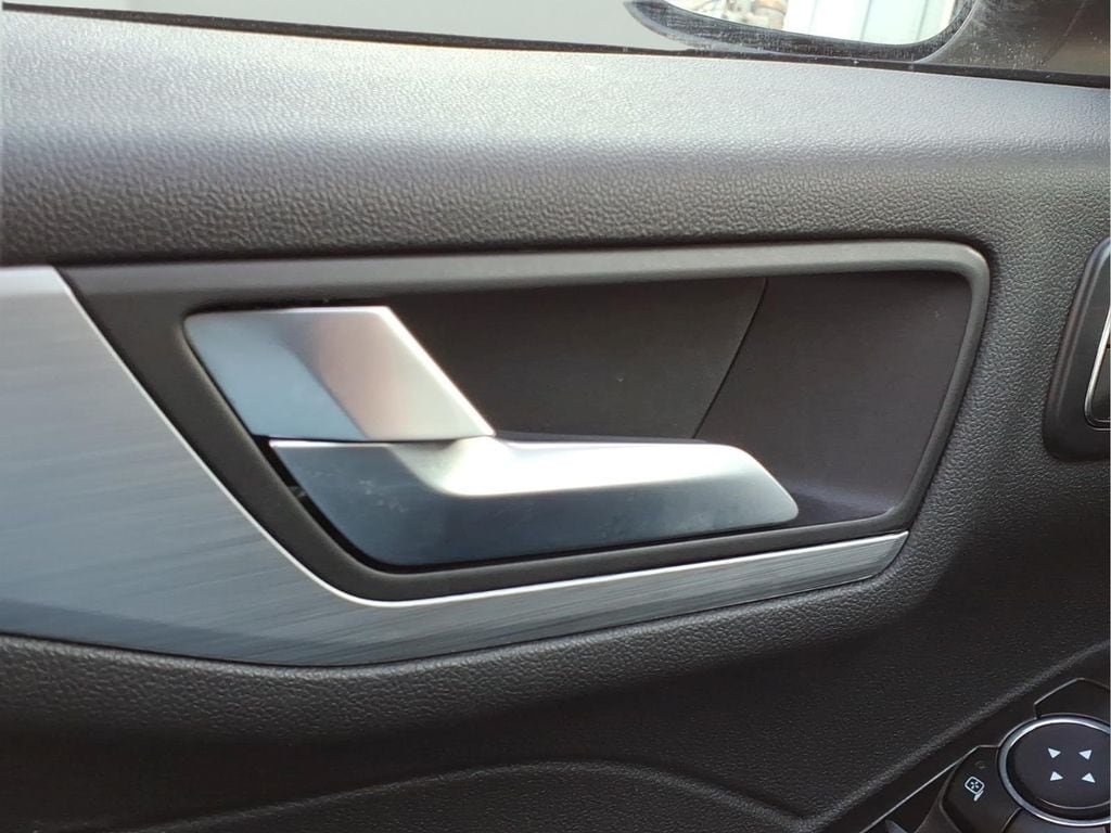 2024 Ford Escape PHEV - Photo 18