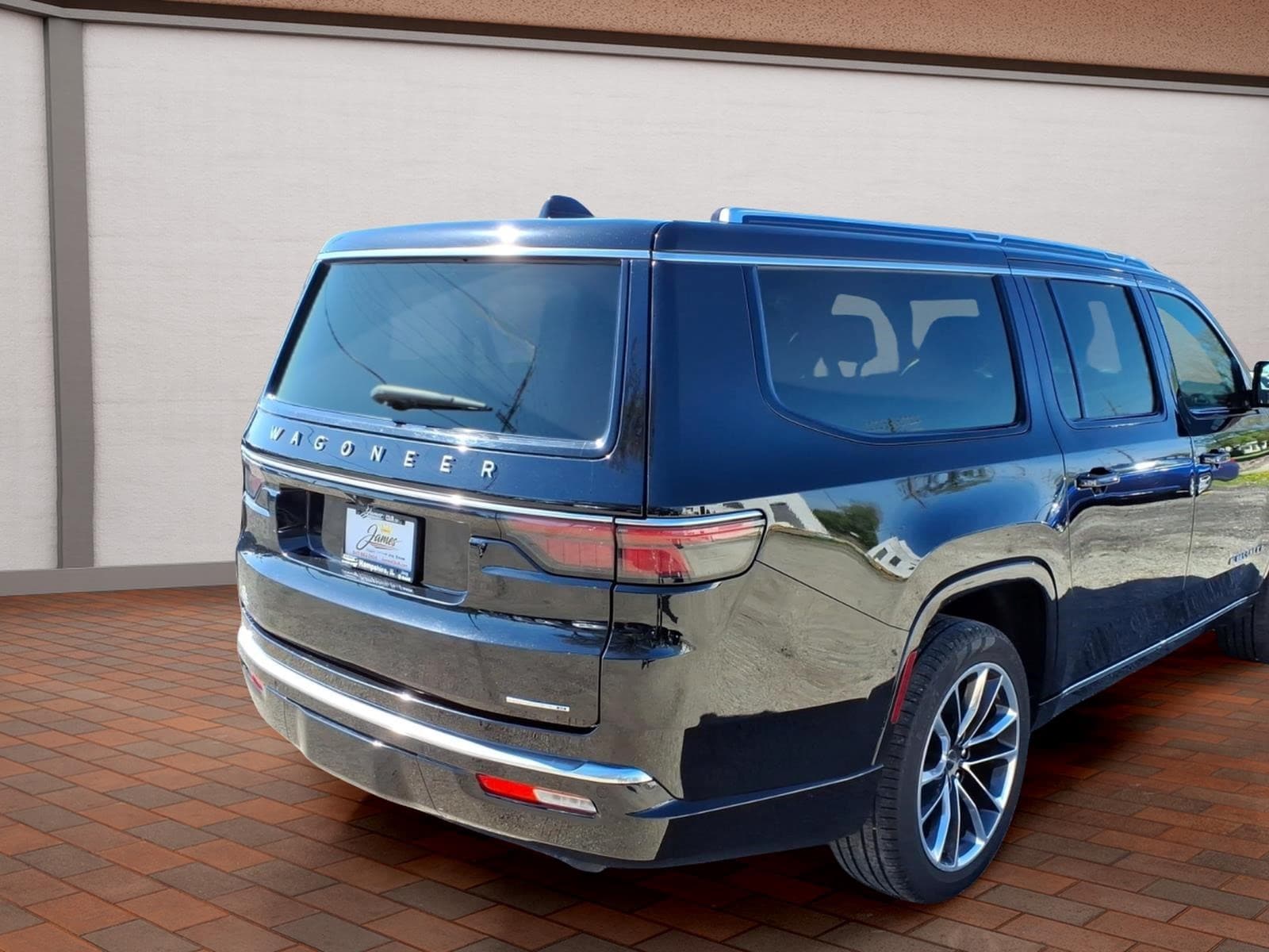 2024 Jeep Wagoneer L Series III - Photo 6