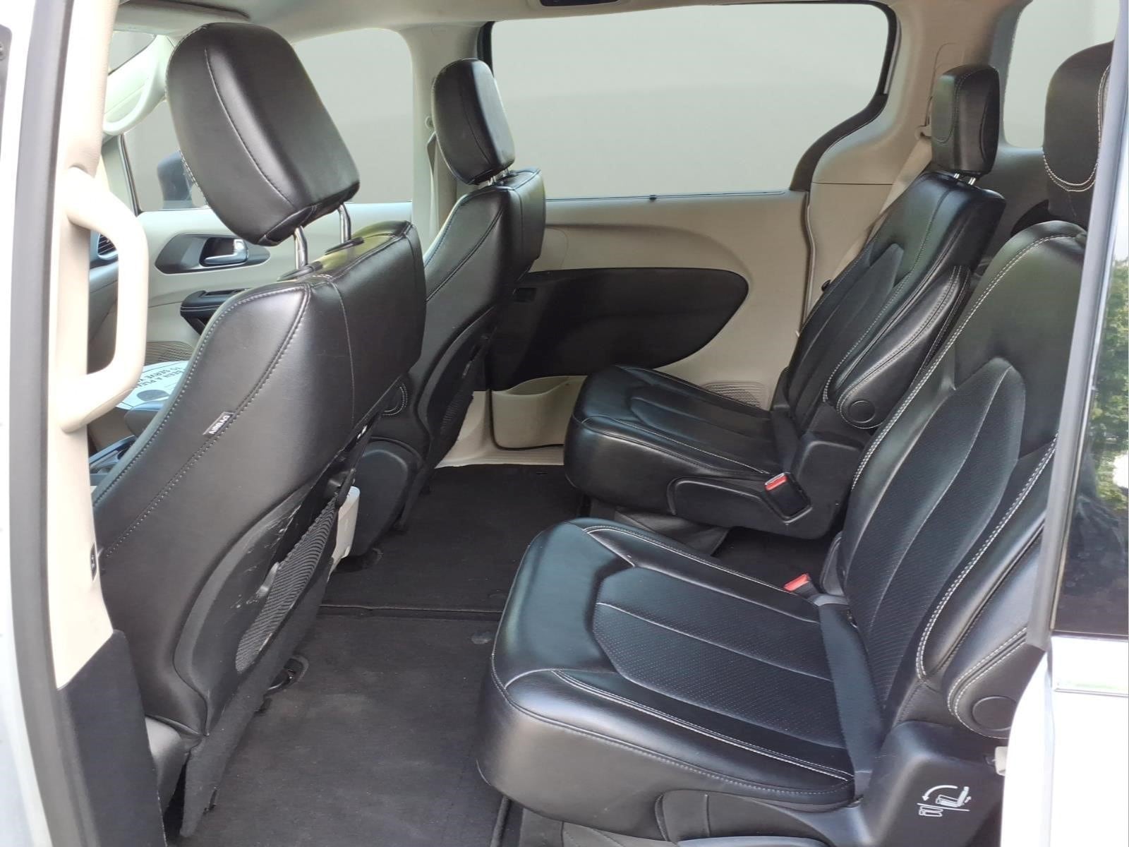 2023 Chrysler Pacifica Touring L - Photo 30
