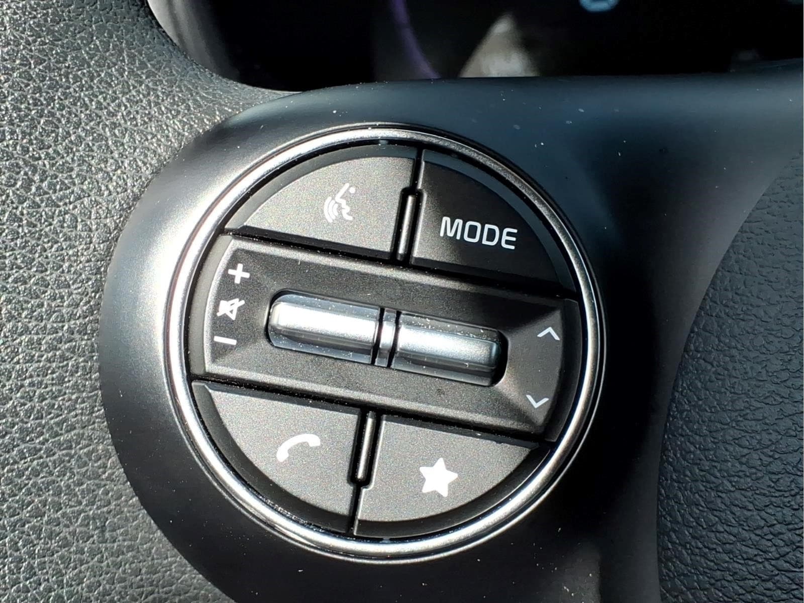 2025 Kia Soul LX - Photo 24