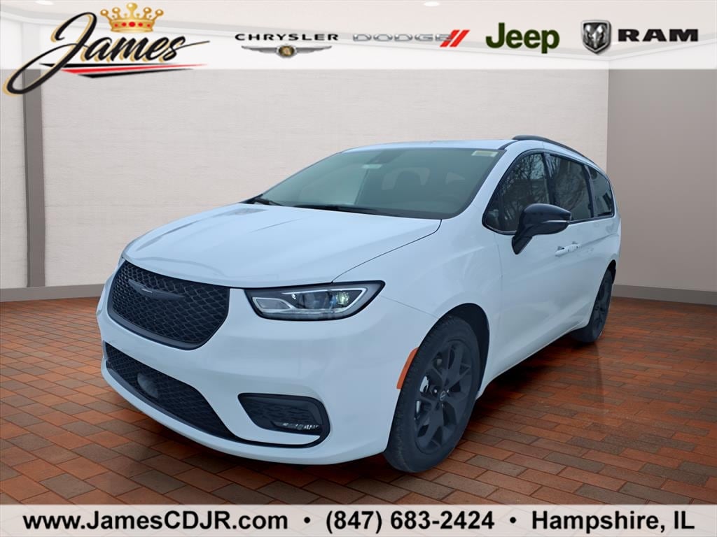 2026 Chrysler Pacifica Select's photo