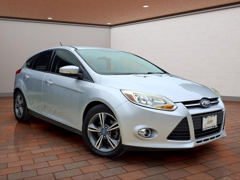 Used 2014 Ford Focus SE Hatchback