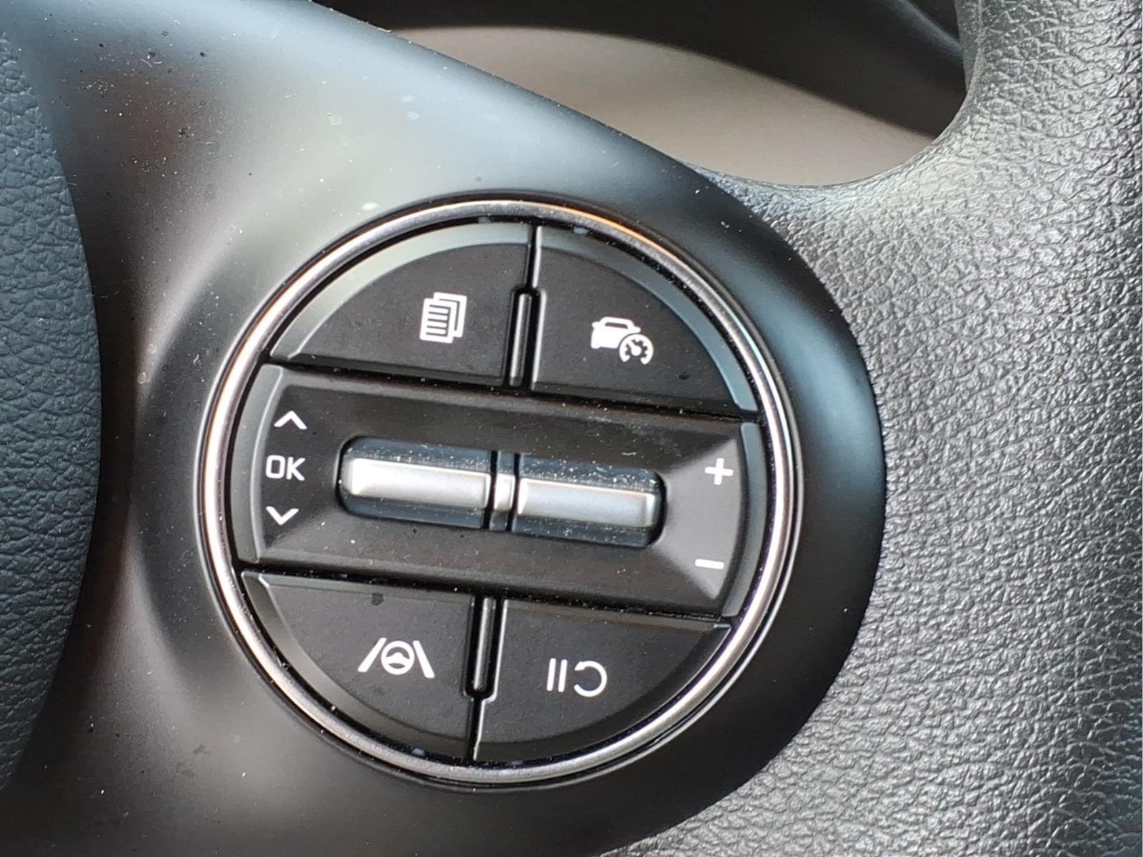 2025 Kia Soul LX - Photo 25