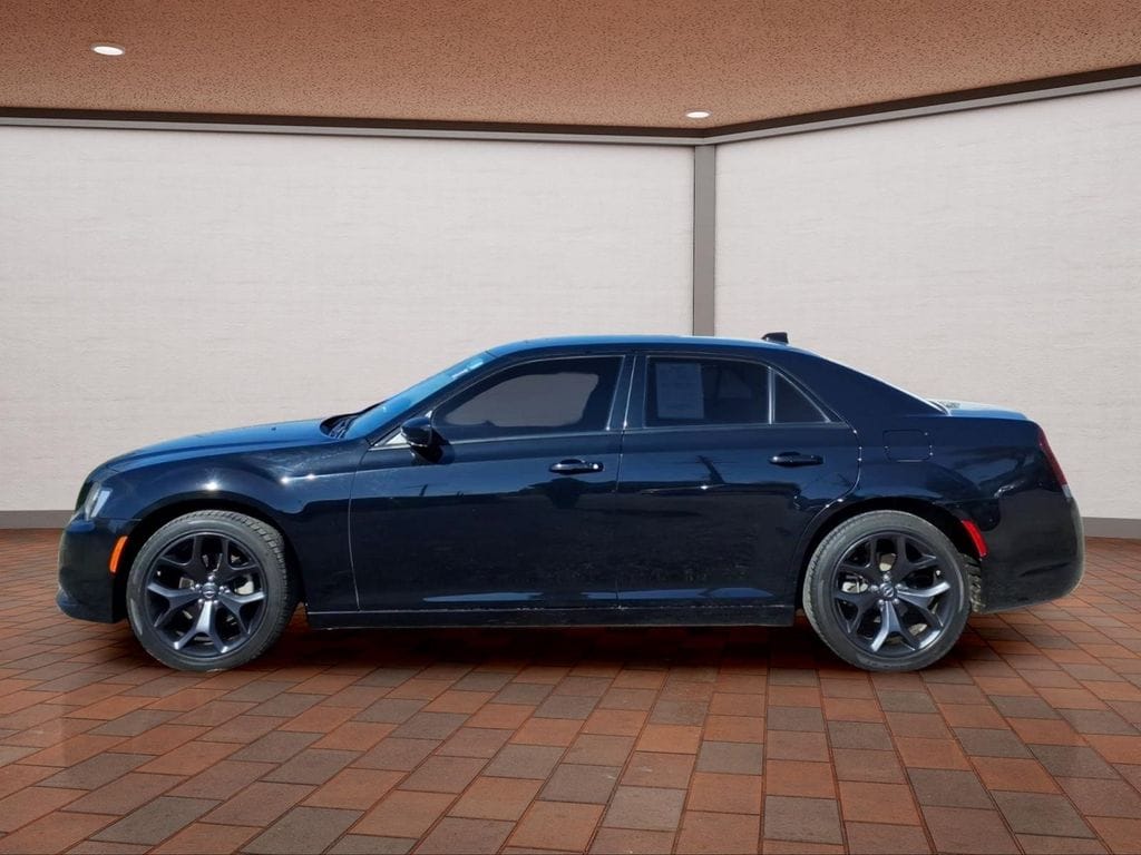 2023 Chrysler 300 Touring - Photo 8