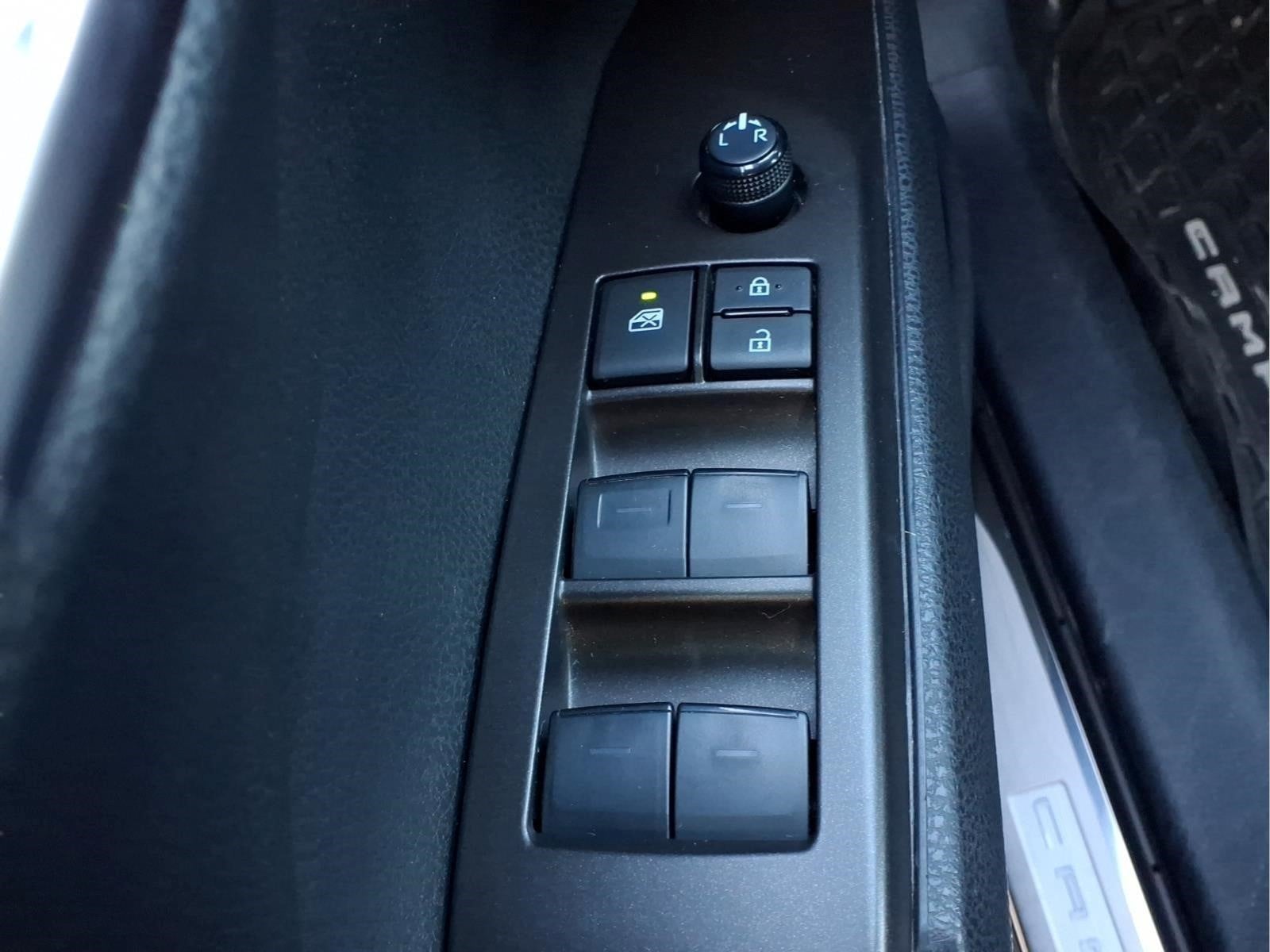 2024 Toyota Camry SE - Photo 19