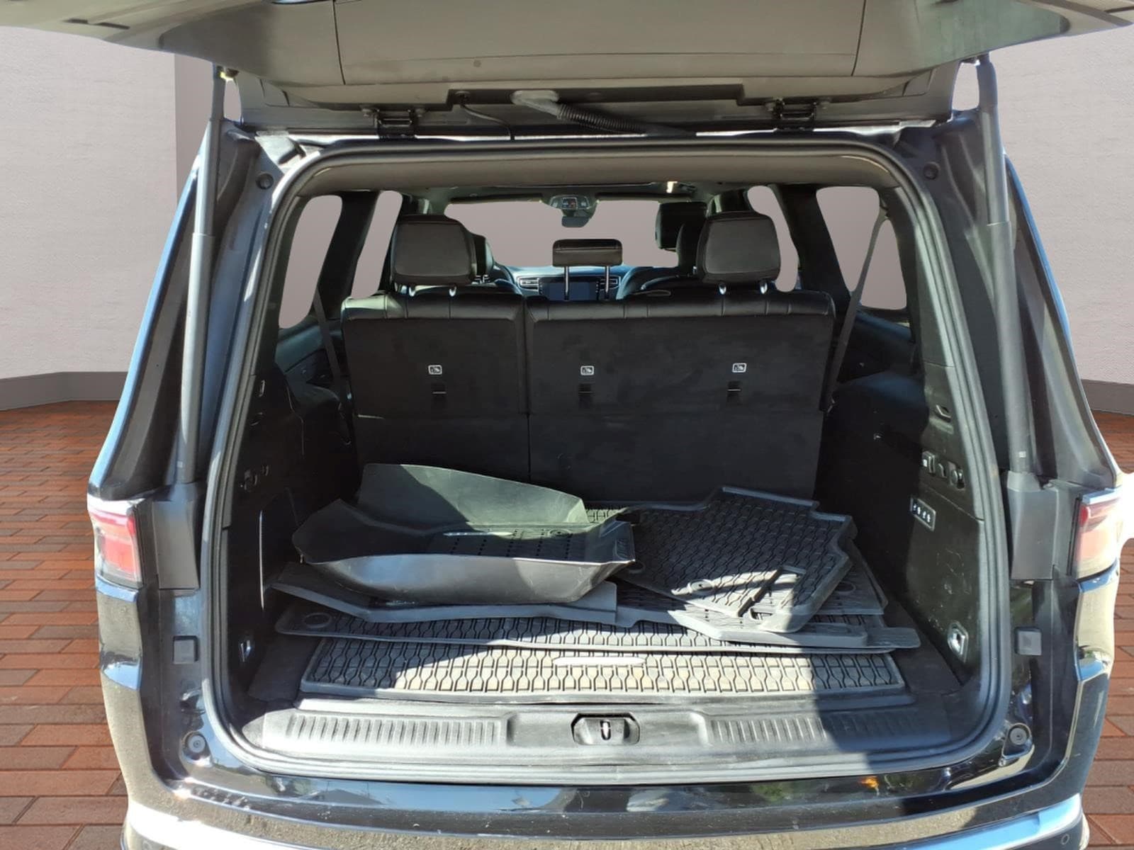 2024 Jeep Wagoneer L Series III - Photo 38
