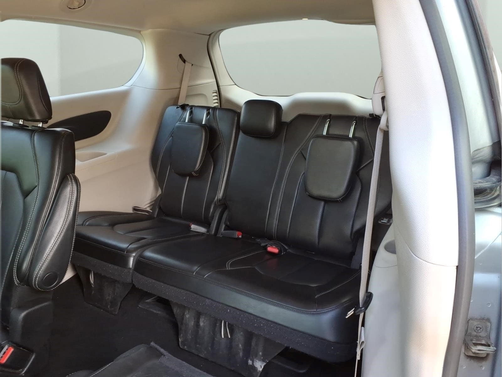 2023 Chrysler Pacifica Touring L - Photo 31