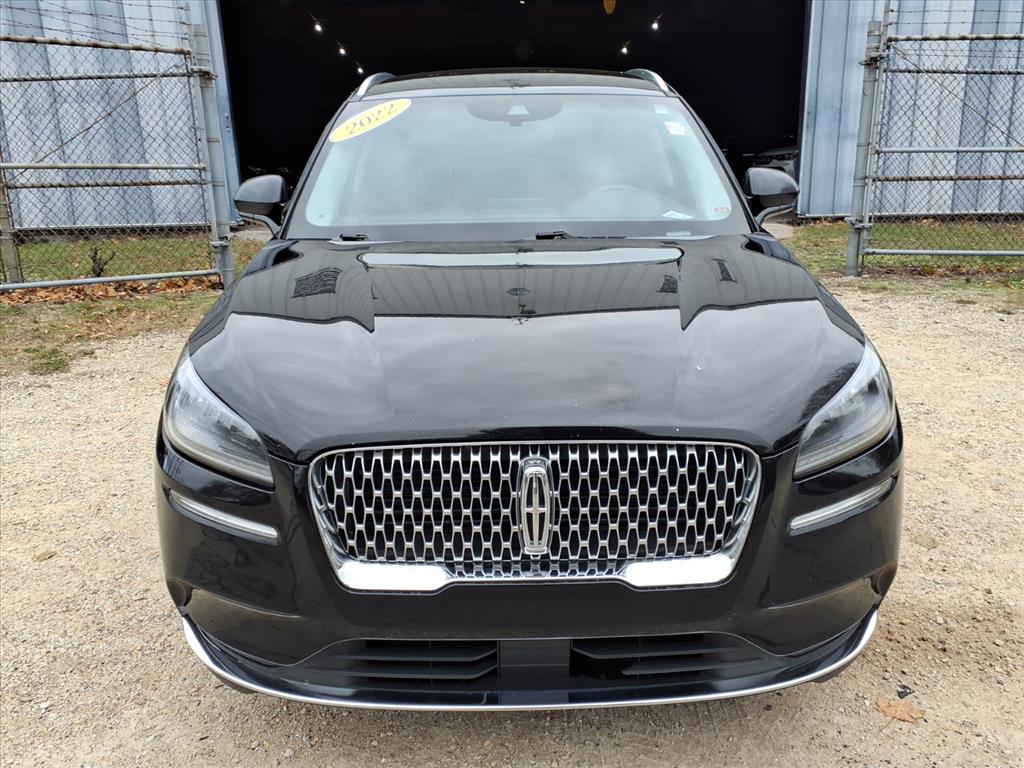 2022 Lincoln Corsair Standard photo 2