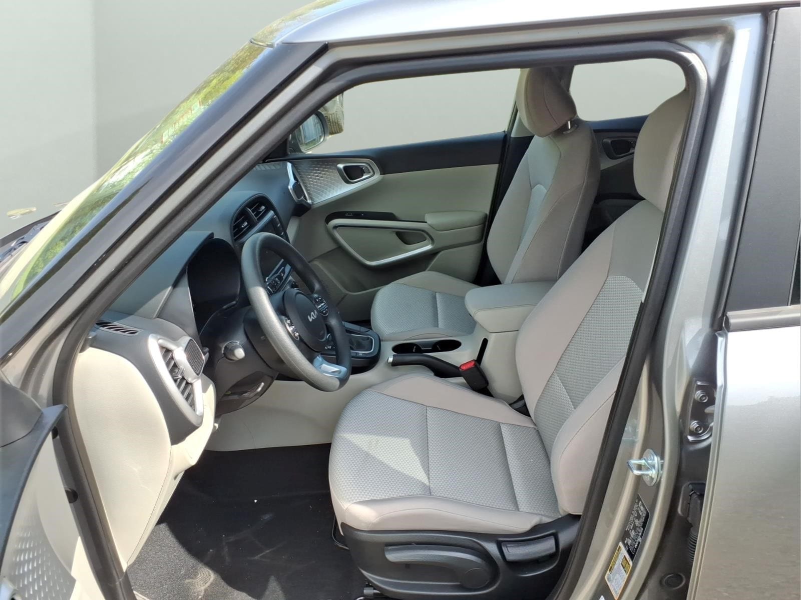 2025 Kia Soul LX - Photo 29