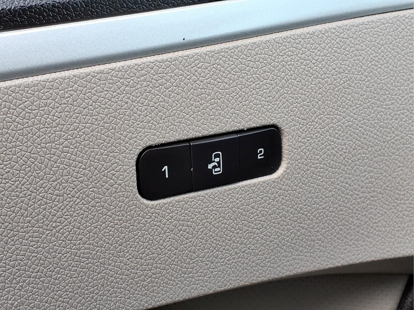 2009 Chevrolet Traverse LTZ - Photo 20