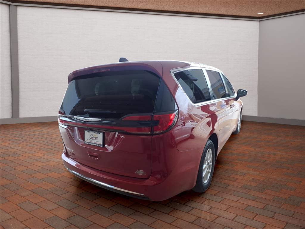 New 2026 Chrysler Pacifica SELECT Passenger Van