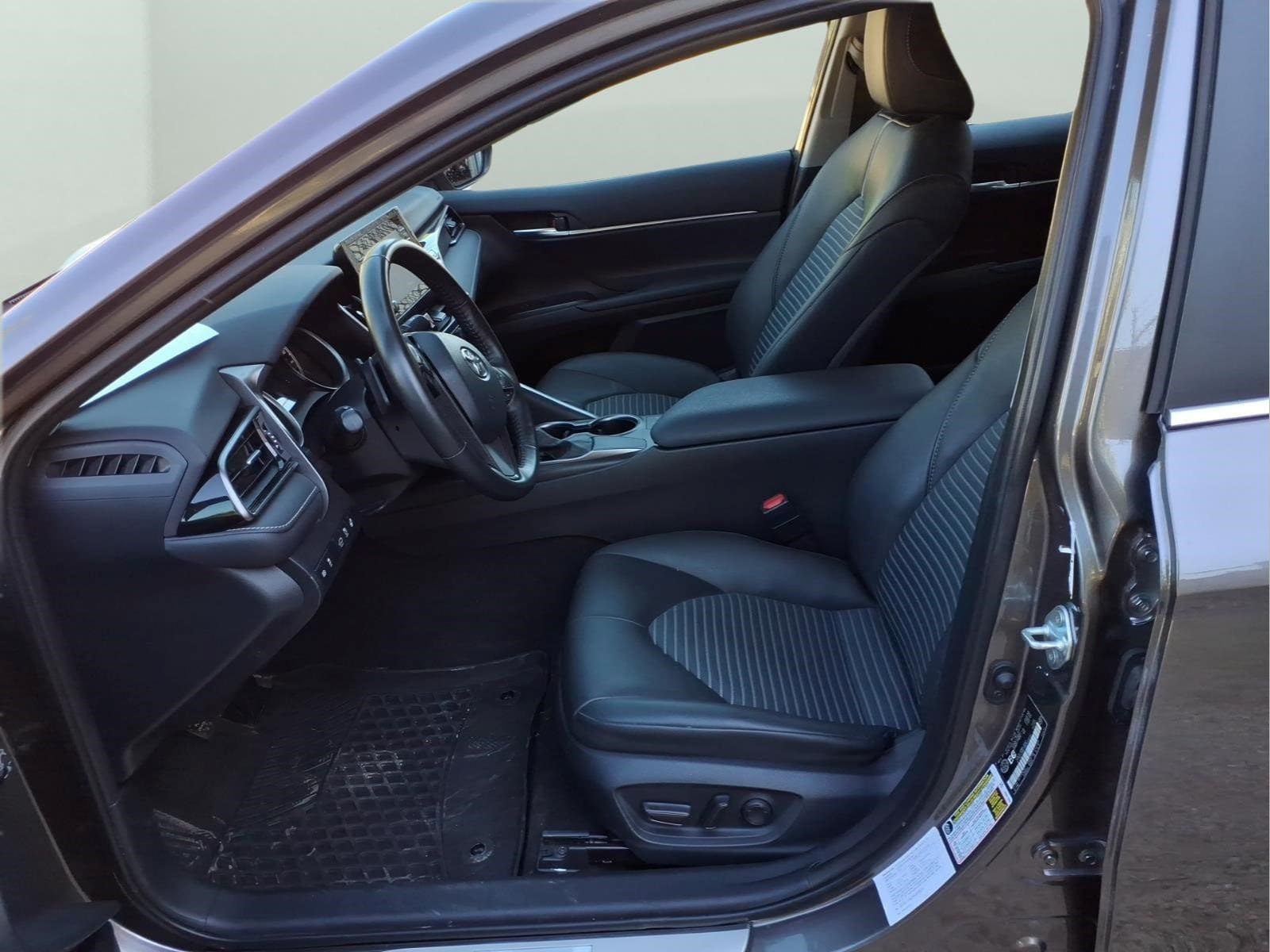 2024 Toyota Camry SE - Photo 27
