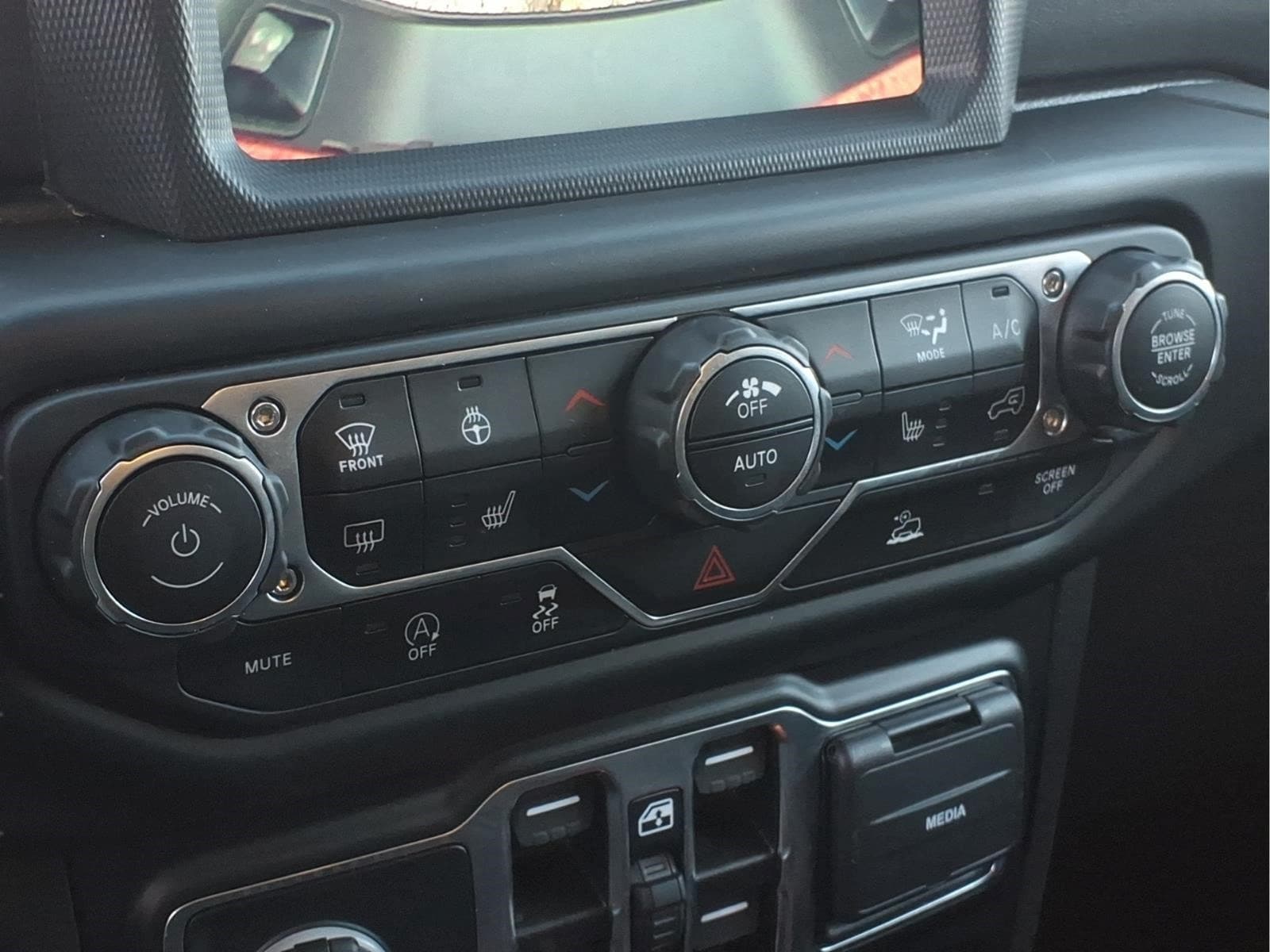 2022 Jeep Gladiator Overland - Photo 11