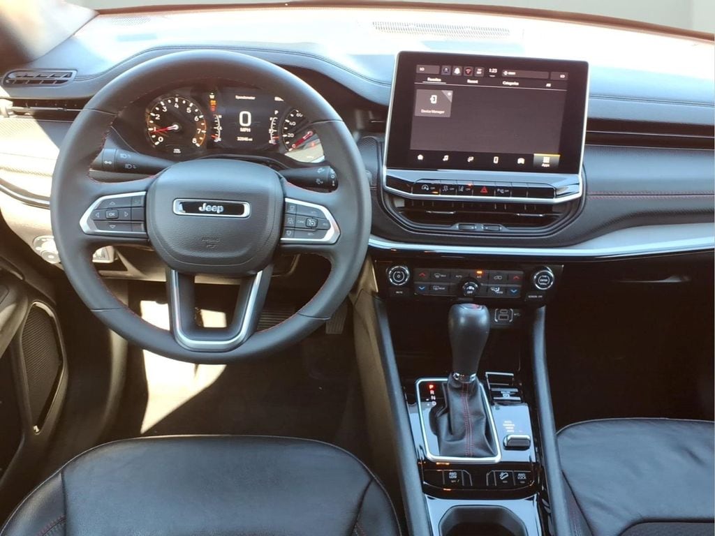 2025 Jeep Compass Trailhawk - Photo 9