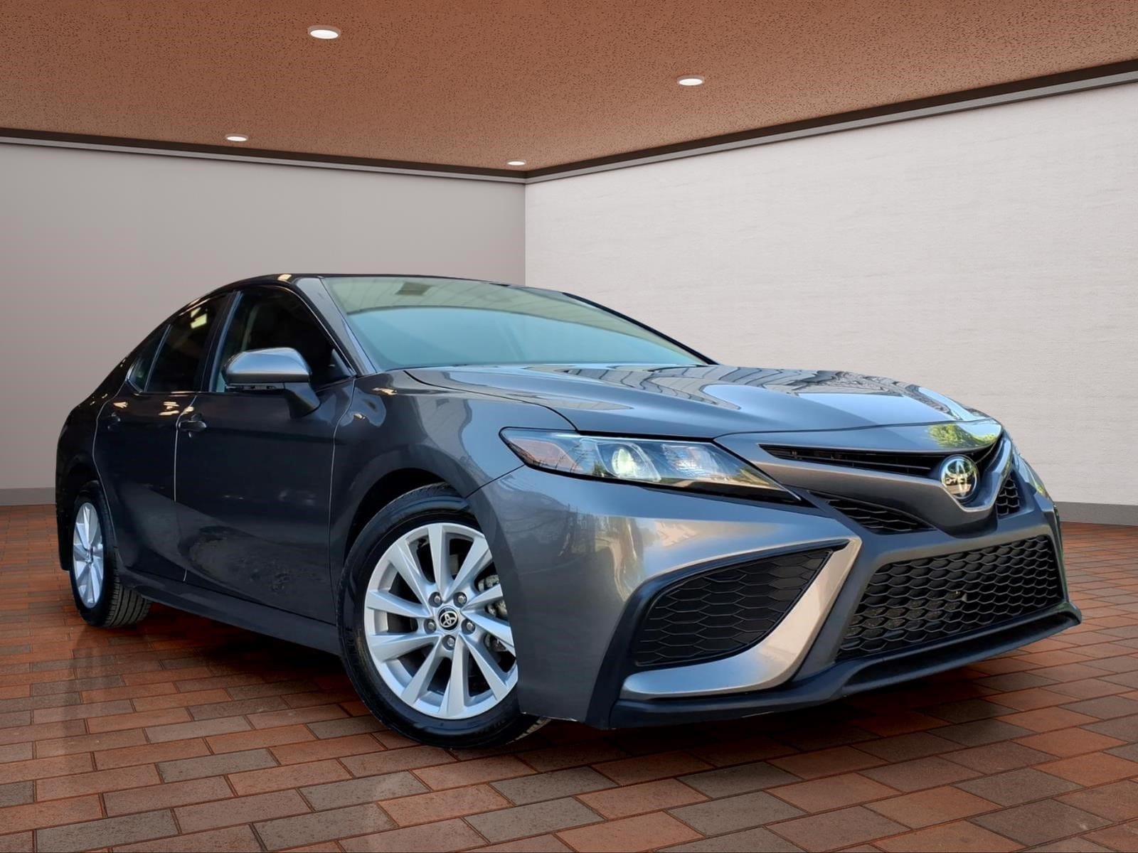 2024 Toyota Camry SE - Photo 3