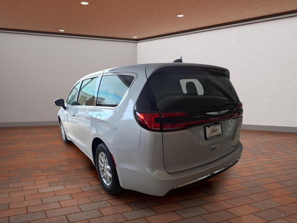 New 2026 Chrysler Pacifica SELECT Passenger Van