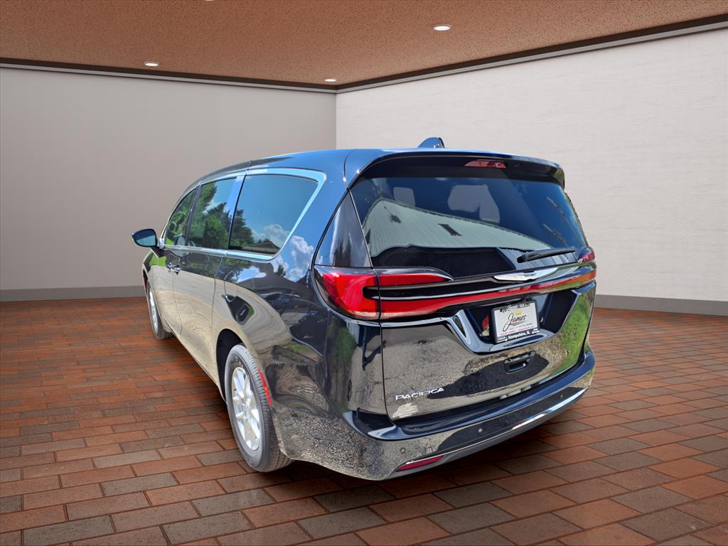 2026 Chrysler Pacifica photo 2