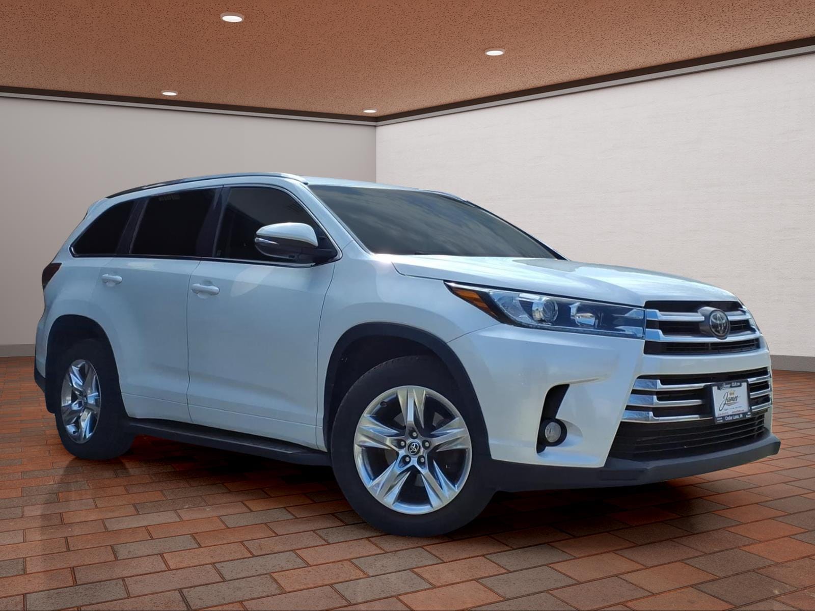 Used 2018 Toyota Highlander Limited with VIN 5TDDZRFH7JS867838 for sale in Hampshire, IL