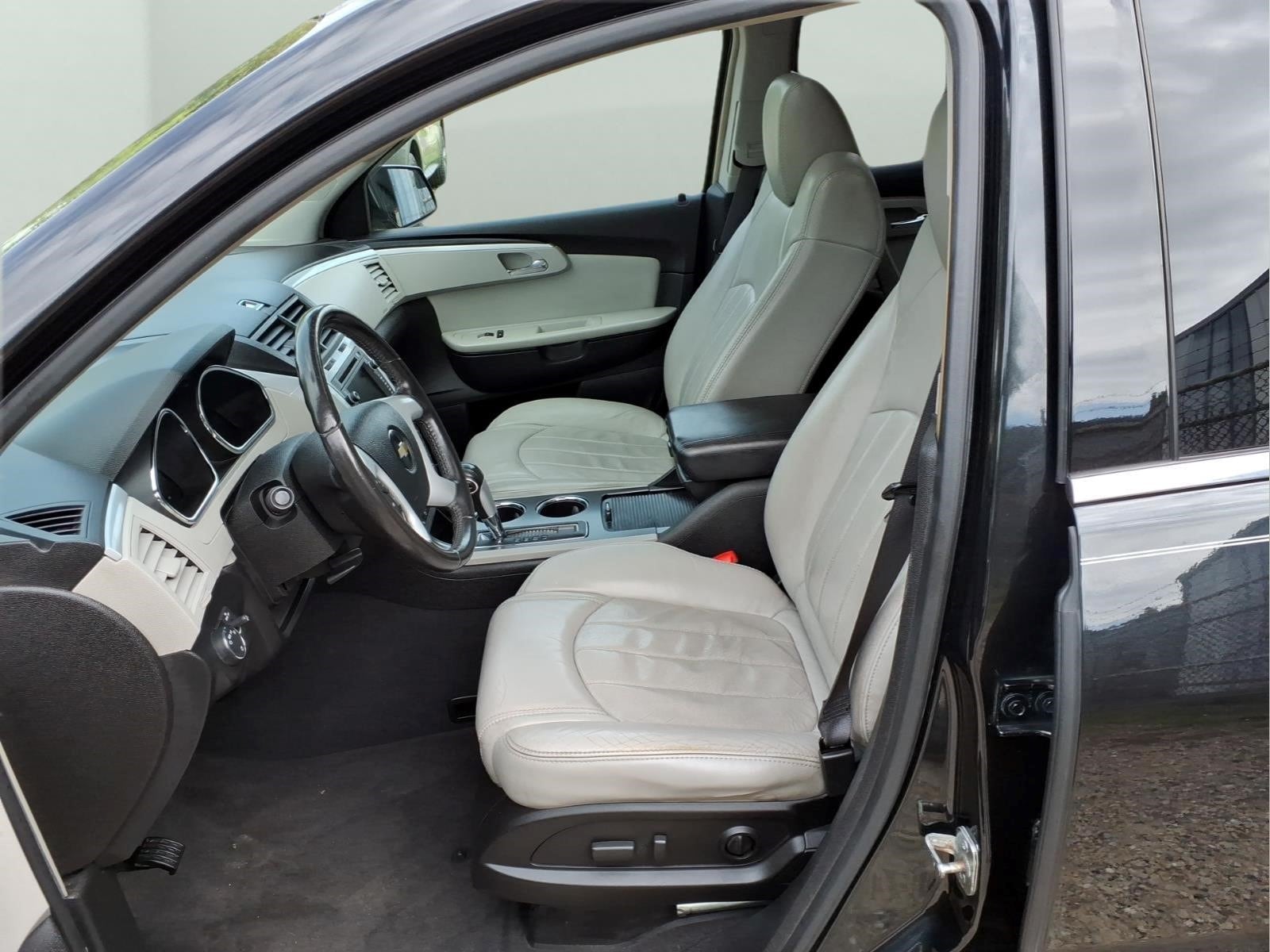 2009 Chevrolet Traverse LTZ - Photo 29