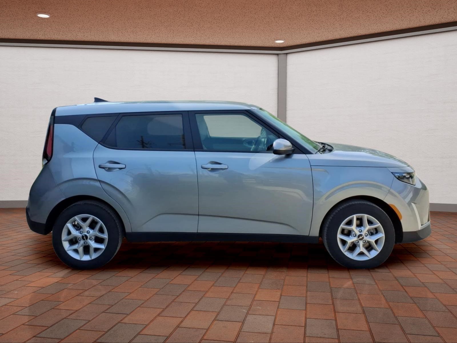 2025 Kia Soul LX - Photo 4