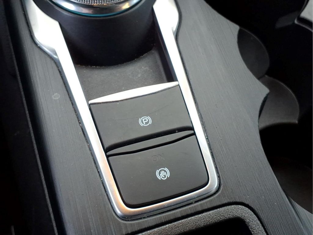 2024 Ford Escape PHEV - Photo 15