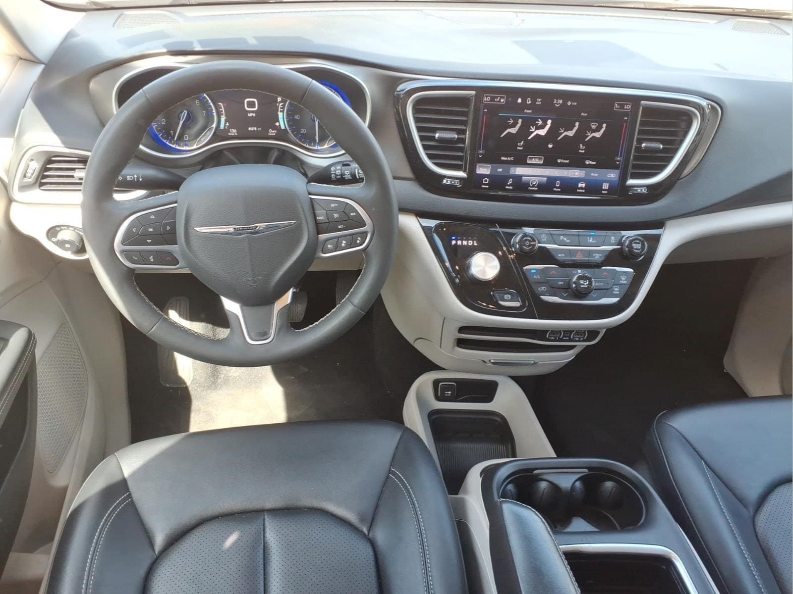 2024 Chrysler Pacifica Touring L - Photo 9
