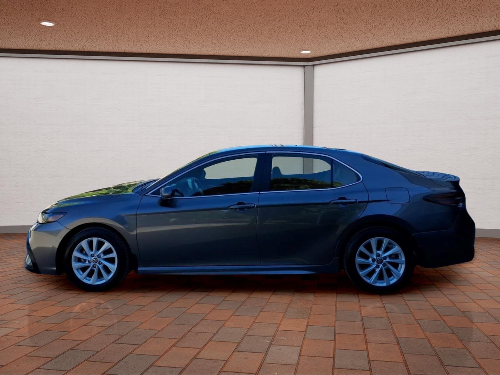 2024 Toyota Camry SE - Photo 8