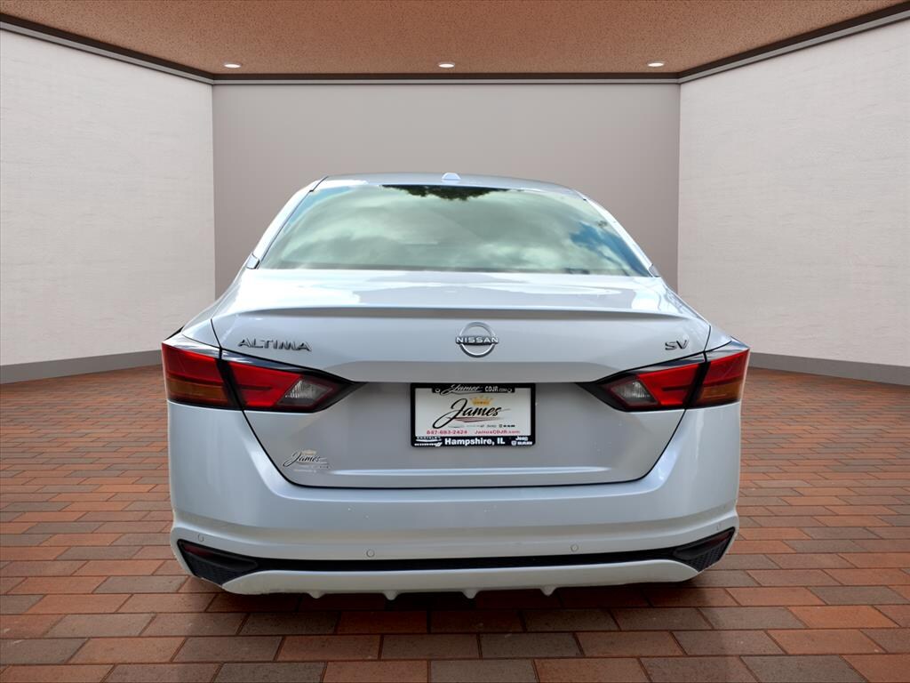 Used 2024 Nissan Altima 2.5 SV Sedan