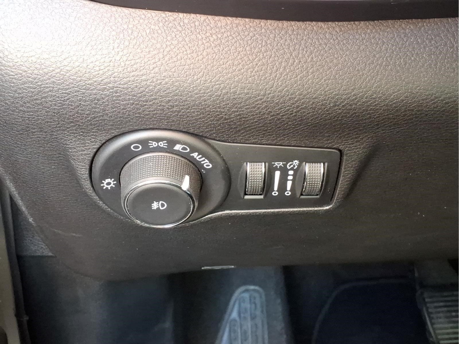 2025 Jeep Compass Limited - Photo 17