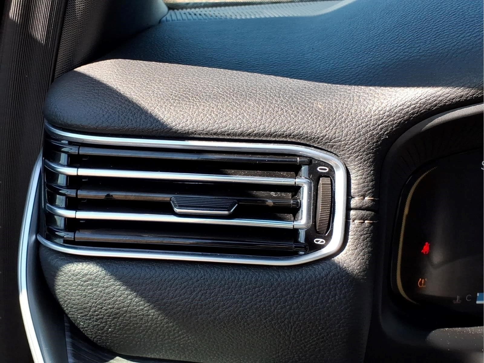 2024 Jeep Wagoneer L Series III - Photo 18