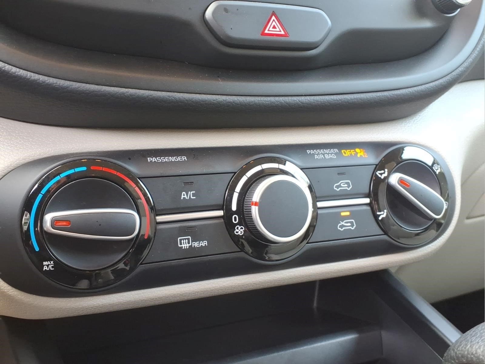 2025 Kia Soul LX - Photo 13