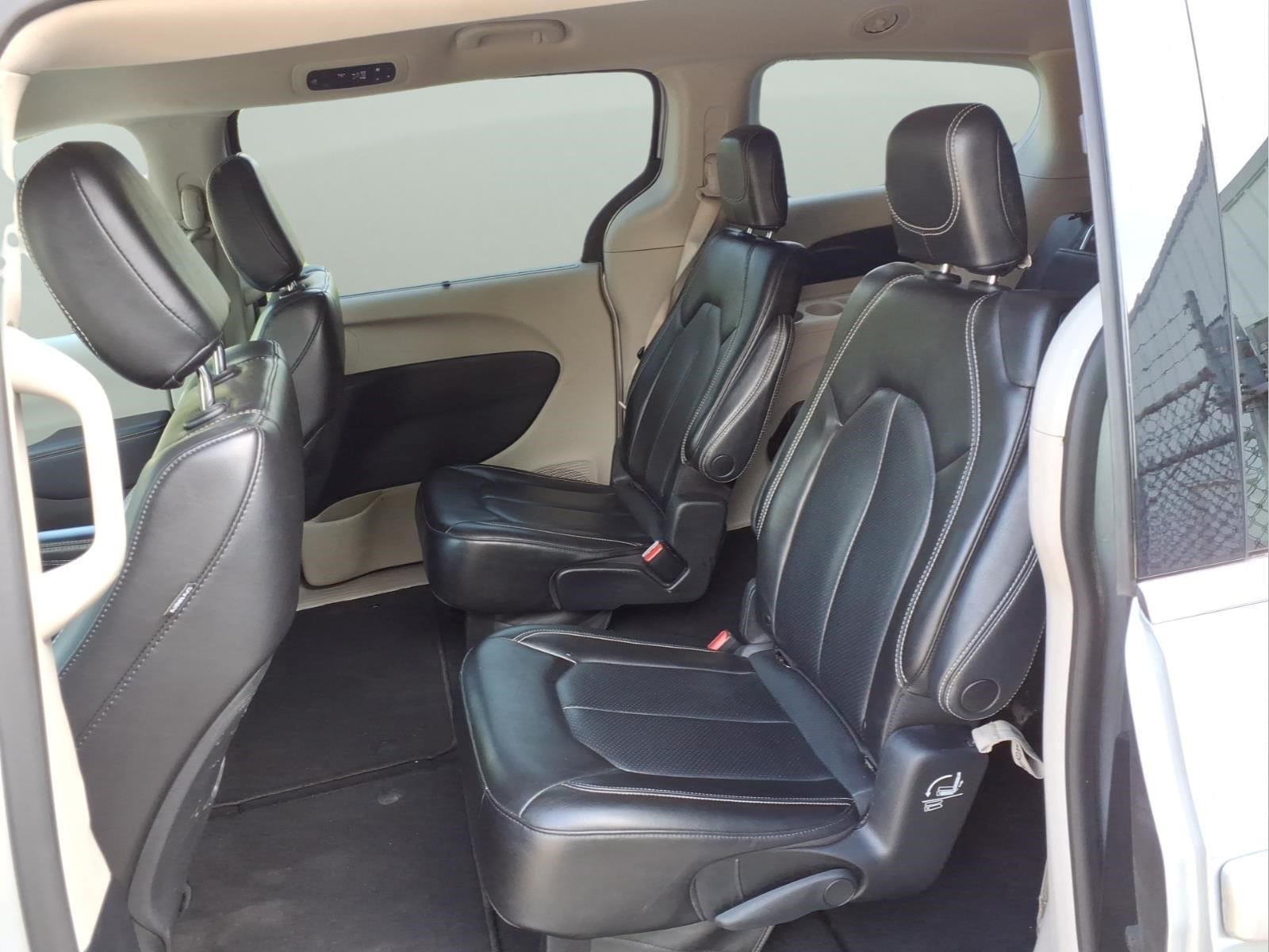 2023 Chrysler Pacifica Touring L - Photo 29