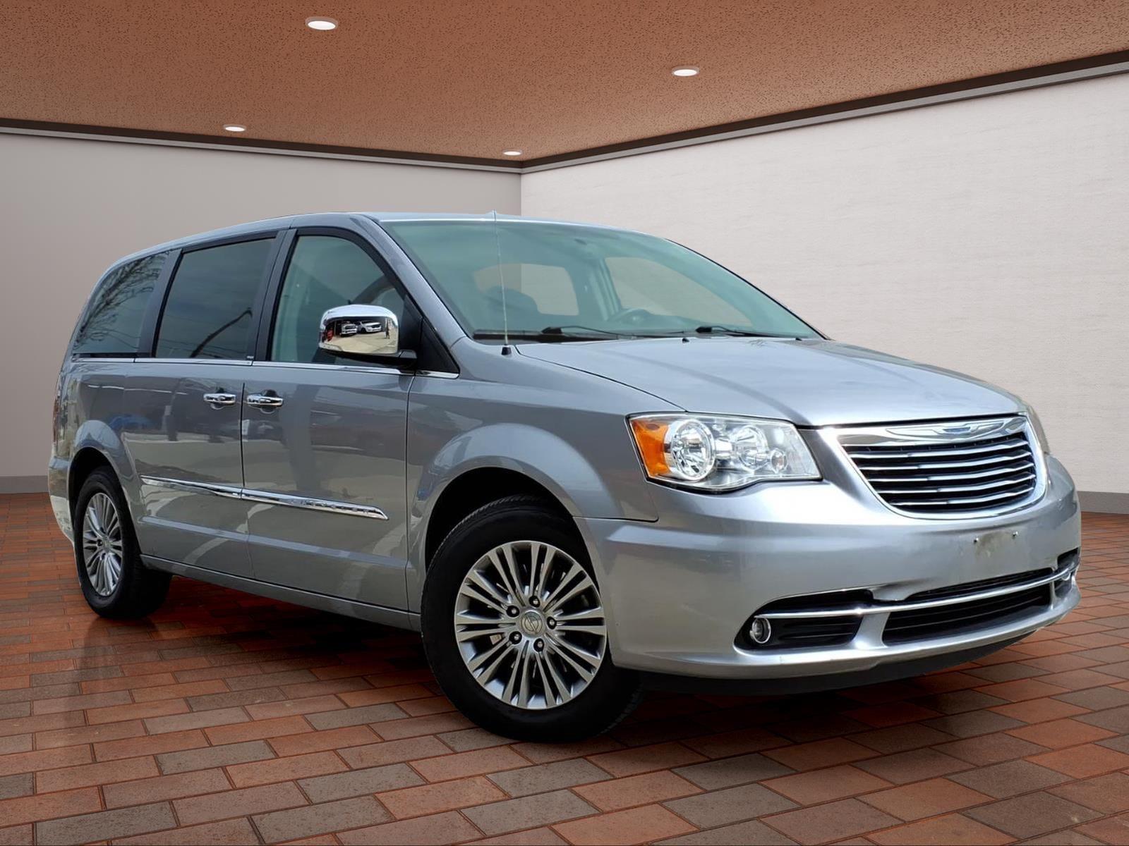 Used 2014 Chrysler Town & Country Touring-L with VIN 2C4RC1CGXER107809 for sale in Hampshire, IL