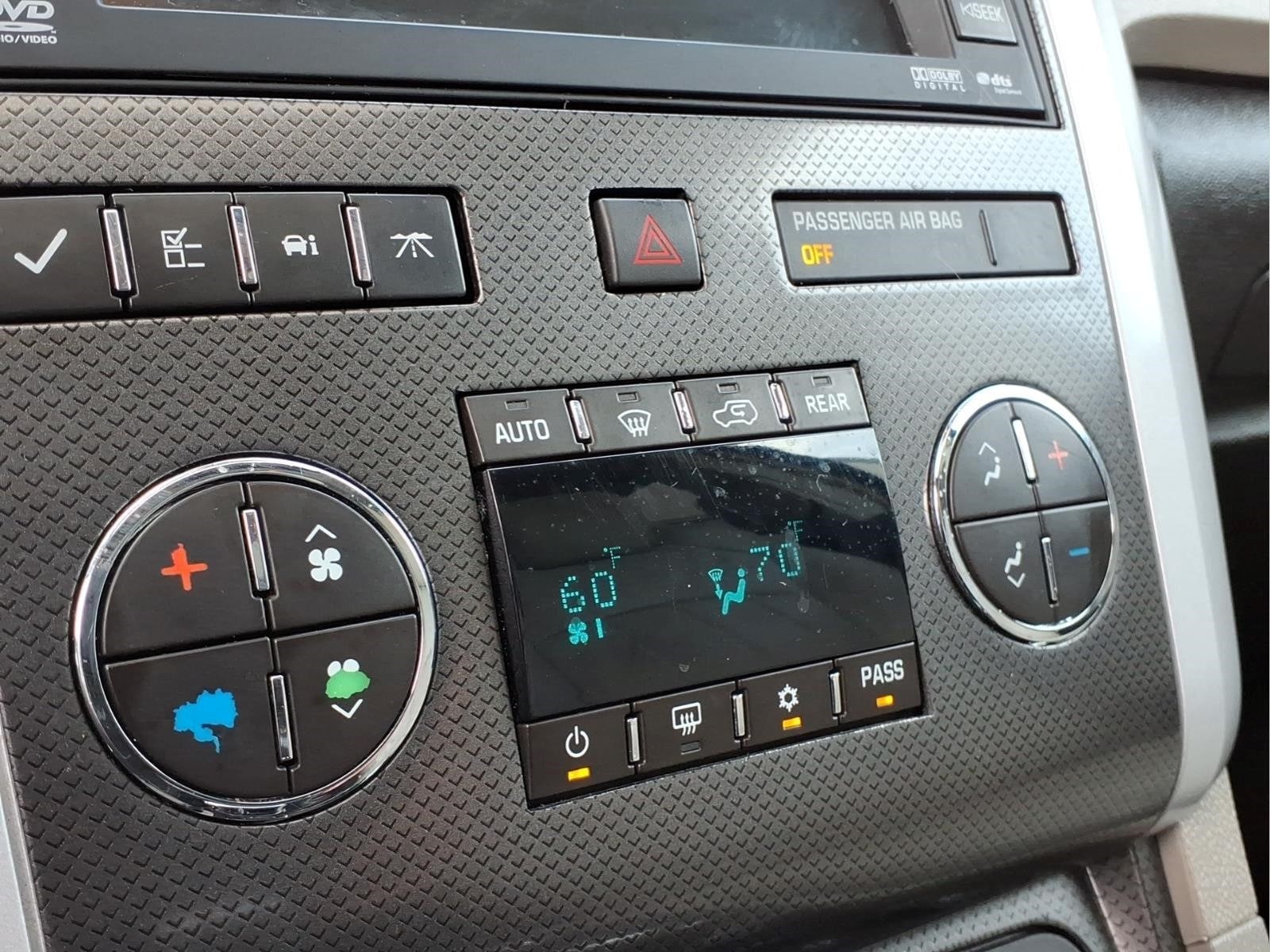 2009 Chevrolet Traverse LTZ - Photo 13