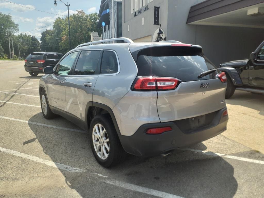 Used 2016 Jeep Cherokee Latitude with VIN 1C4PJLCB9GW297691 for sale in Hampshire, IL