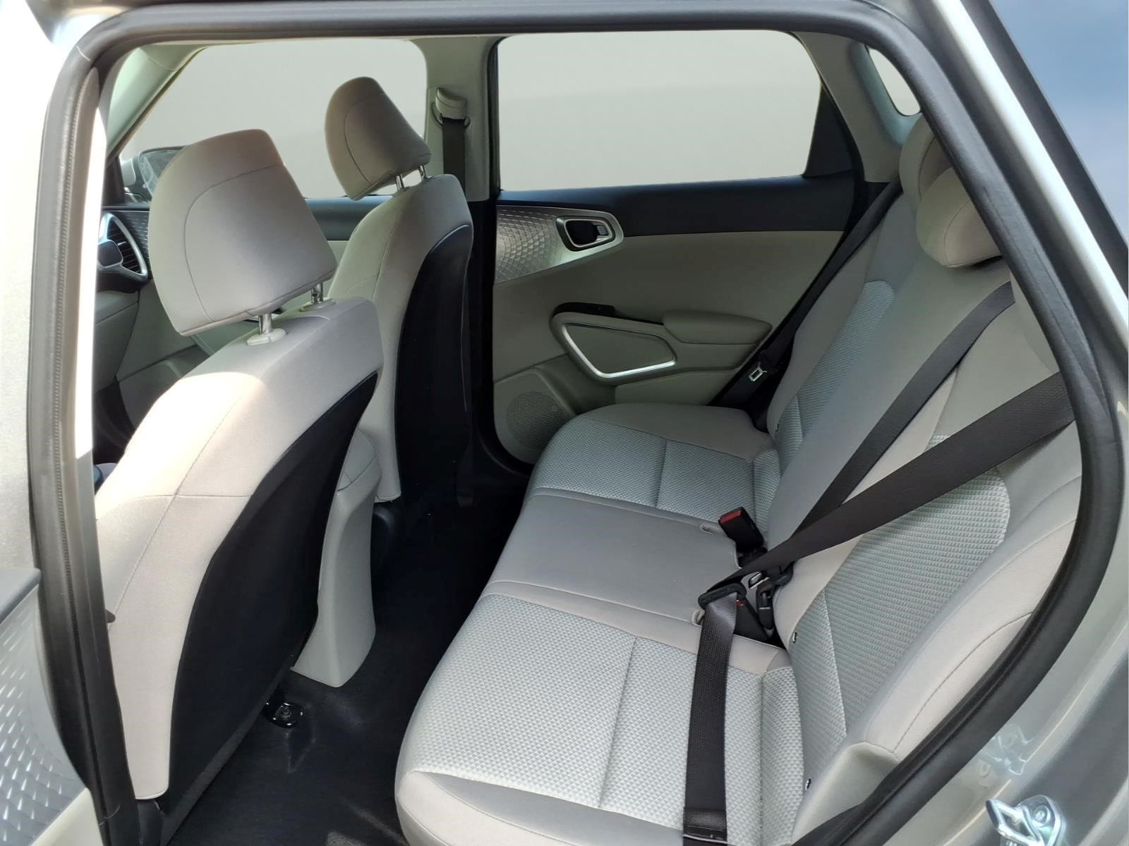 2025 Kia Soul LX - Photo 30