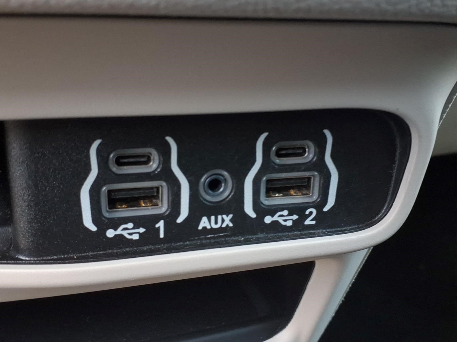 2024 Chrysler Pacifica Touring L - Photo 14