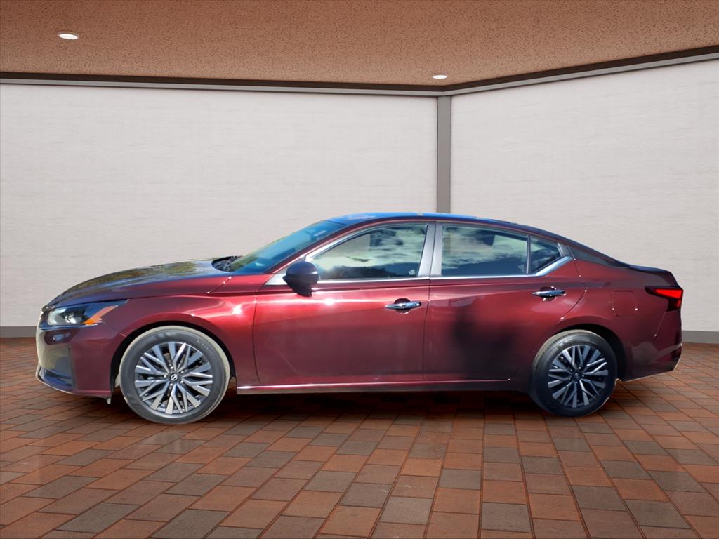 2024 Nissan Altima 2.5 SV photo 2