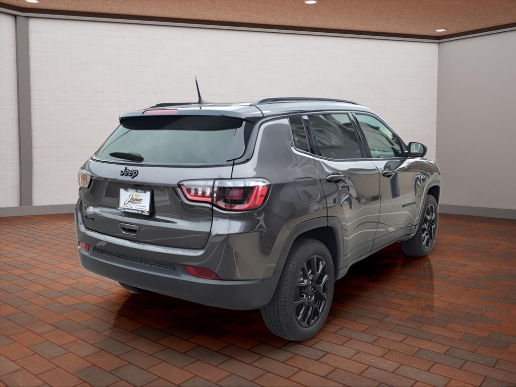 2023 Jeep Compass Altitude photo 2