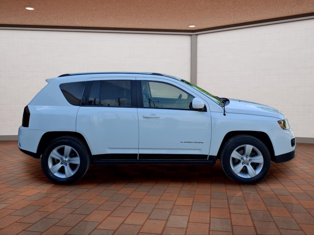 Used 2017 Jeep Compass Latitude 4x4 SUV
