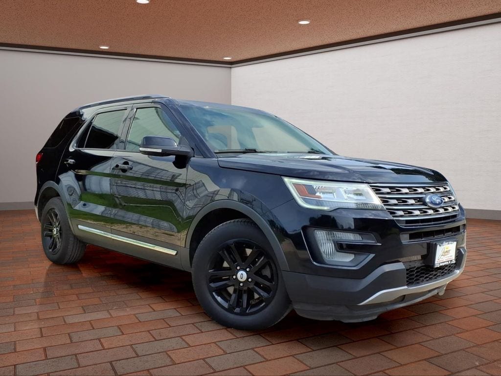 Used 2017 Ford Explorer XLT SUV