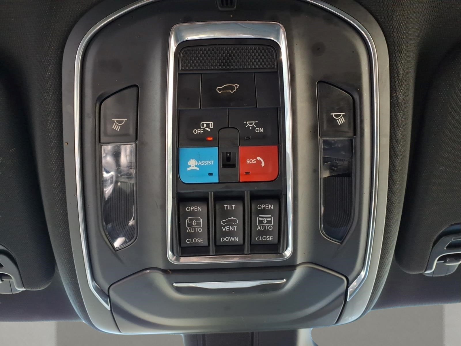 2024 Jeep Wagoneer L Series III - Photo 25