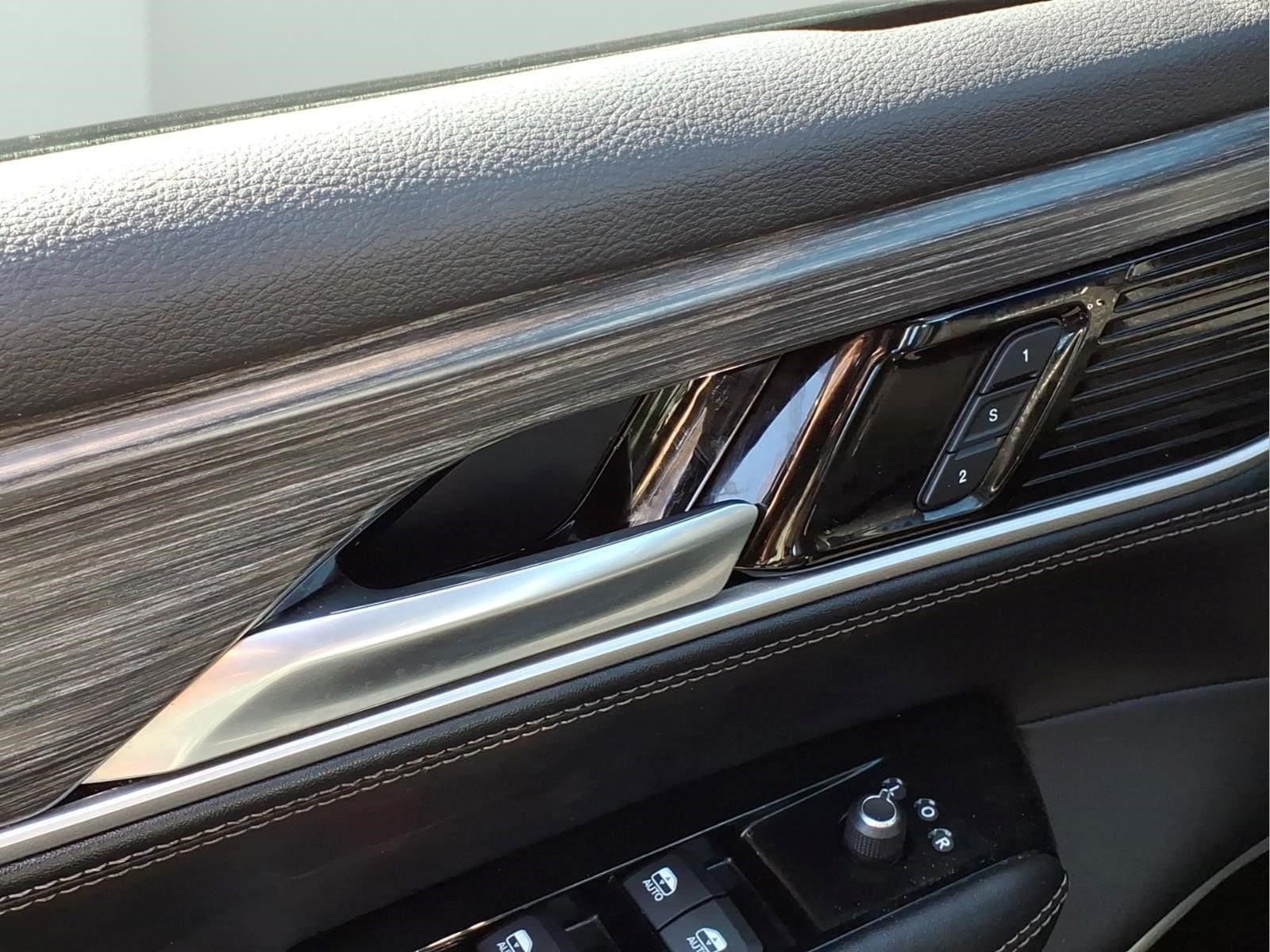 2024 Jeep Wagoneer L Series III - Photo 14