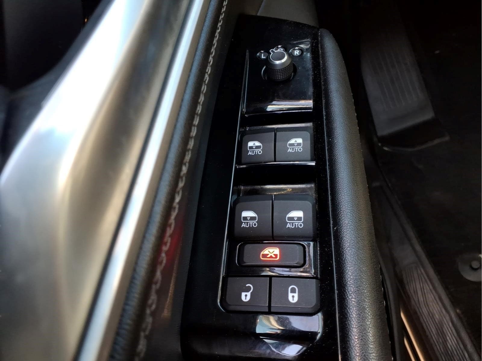 2024 Jeep Wagoneer L Series III - Photo 15